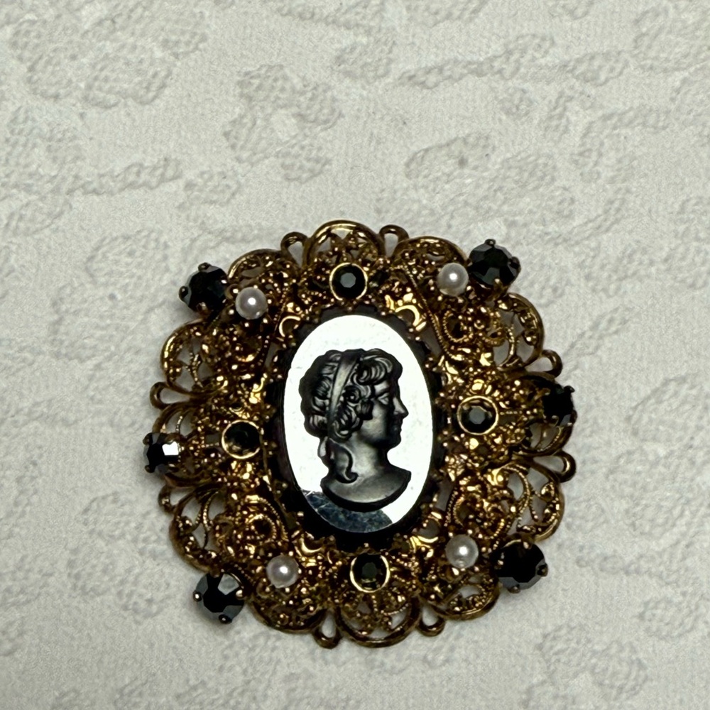 Vintage Gold and Black Cameo Brooch